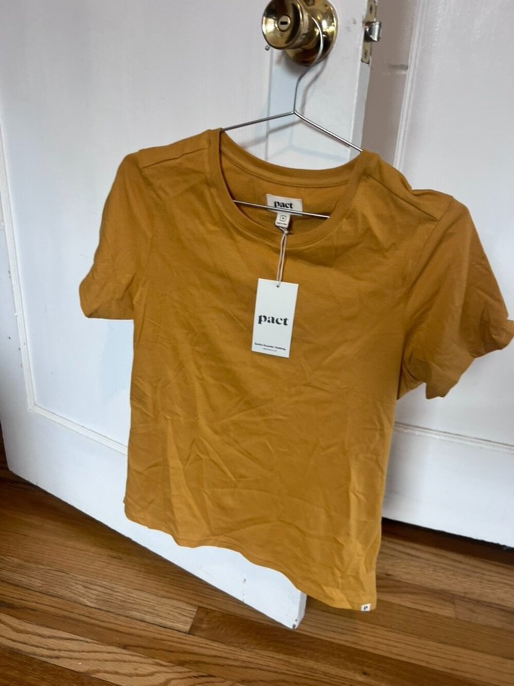 Pact Mustard Gold Organic Cotton Crewneck Tee NWT Medium